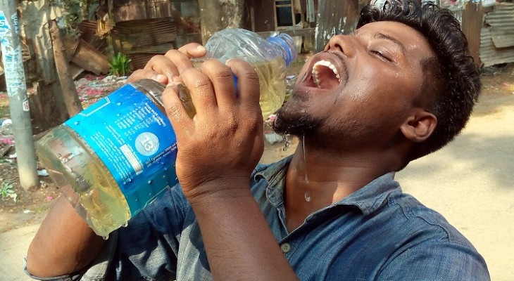 ভ্যাপসা গরমে অস্বস্তিতে পড়েছে সকল শ্রেণির মানুষ