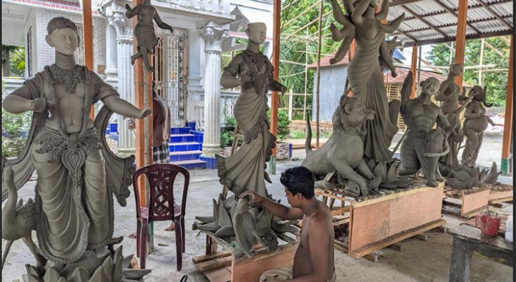 মুন্সীগঞ্জে আসন্ন দুর্গাপূজা উপলক্ষে ৩৫৮টি পূজা মণ্ডপ প্রস্তুত