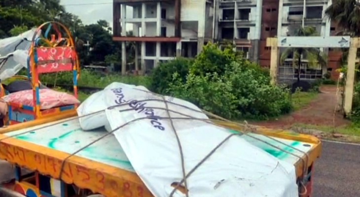 কুয়াকাটার সৈকত থেকে অর্ধগলিত মরদেহ উদ্ধার