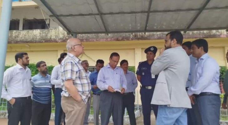 বরগুনার আমতলীতে সাইক্লোন সেন্টারের স্থান পরিদর্শন করেছেন: উপদেষ্টা ফারুক-ই-আজম