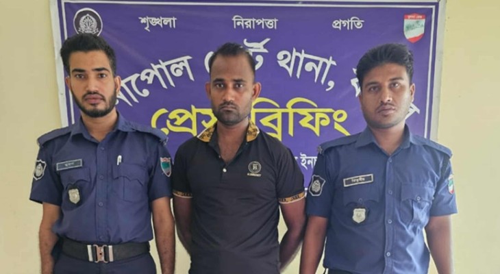 বেনাপোল পোর্ট থানা পুলিশের অভিযানে ৩০পুরিয়া হোরোইন সহ মাদক ব্যবসায়ী আটক