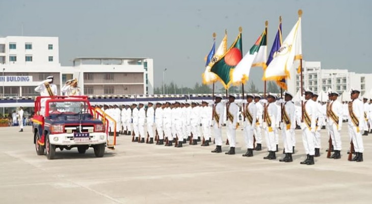 কলাপাড়ায় নৌবাহিনীর নবীন নাবিকদের শিক্ষা সমাপনী কুচকাওয়াজ অনুষ্ঠিত