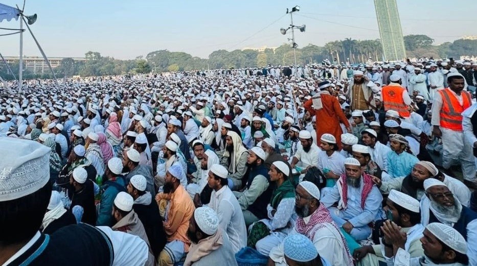ঢাকার সোহরাওয়ার্দী উদ্যানে আন্তর্জাতিক খতমে মহাসম্মেলনে জনতার ঢল