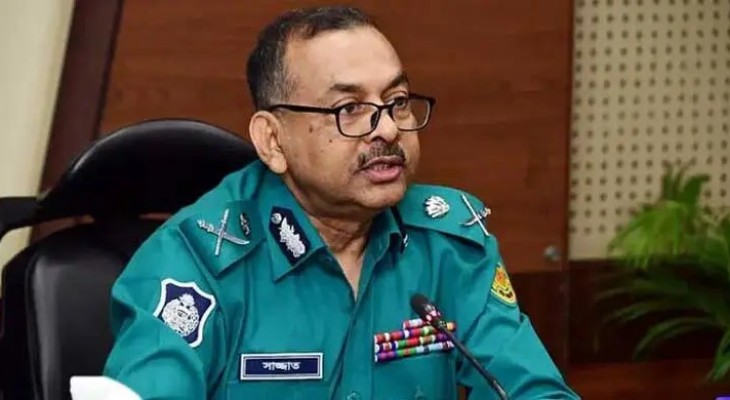 আগুন-ককটেল হামলাকারীকে গুলির নির্দেশ ডিএমপি কমিশনারের