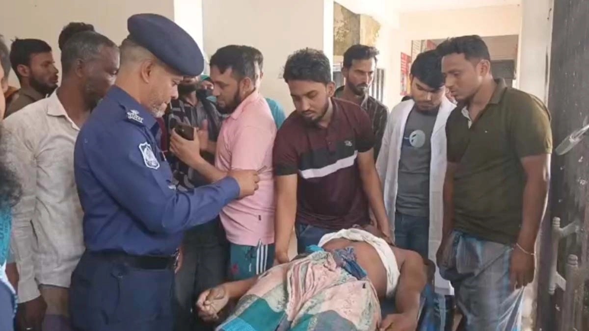 কলাপাড়ায় গাছ কাটতে উঠে বিদ্যুৎস্পৃষ্টে কৃষকের মৃত্যু