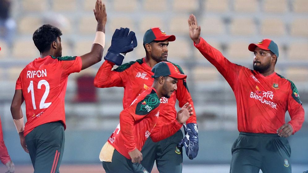 শিরোপা জিততে বাংলাদেশের প্রয়োজন ১২৬ রান