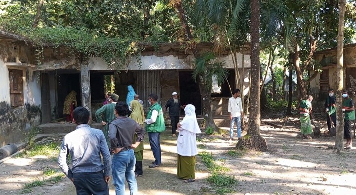 গলাচিপায় উপজেলা নির্বাহী অফিসারের উদ্যোগে পরিষ্কার হলো স্বাস্থ্য কমপ্লেক্স