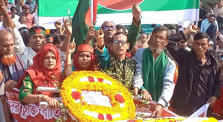 বিজয় দিবসে বীর শহীদদের প্রতি নতুনধারার শ্রদ্ধা