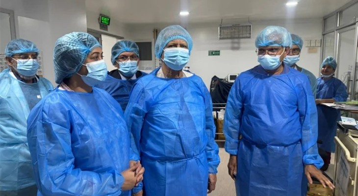 হাসপাতালে খালেদা জিয়ার স্বাস্থ্যের খোঁজ নিলেন প্রধান উপদেষ্টা