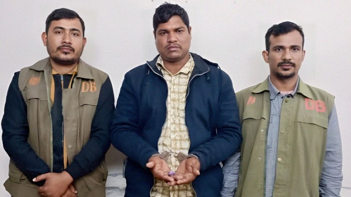 বরগুনার বেতাগীতে ডিবির অভিযানে ইয়াবাসহ গ্রেপ্তার ১