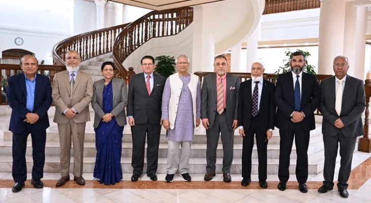 নির্বাচন ও গণভোটের প্রস্তুতি প্রধান উপদেষ্টাকে অবহিত করলেন সিইসি