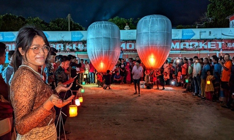 কুয়াকাটায় নানা আনুষ্ঠানিকতায় রাখাইনদের প্রবারণা পূর্ণিমা উদযাপিত