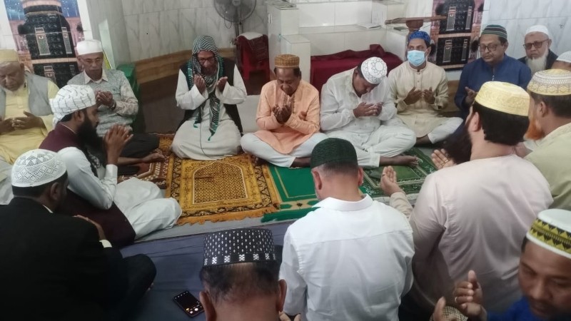 কলাপাড়ায় তিন শতাধিক মসজিদে বিশেষ দোয়া মোনাজাত অনুষ্ঠিত