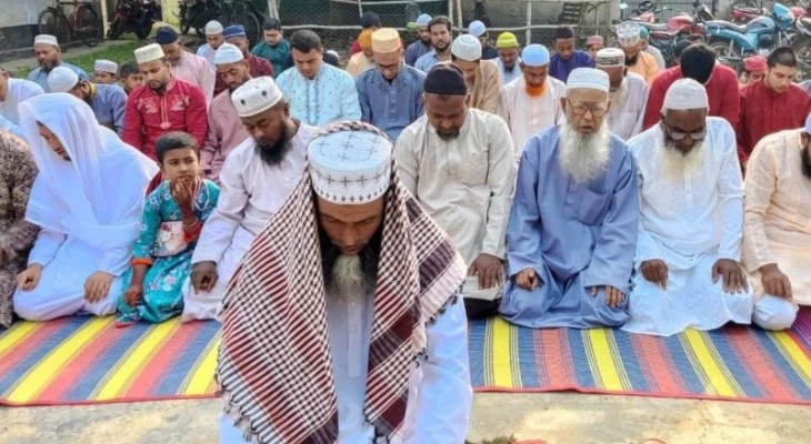 সৌদি আরবের সঙ্গে মিল রেখে ঝিনাইদহের কয়েকটি গ্রামে ঈদ উদযাপন
