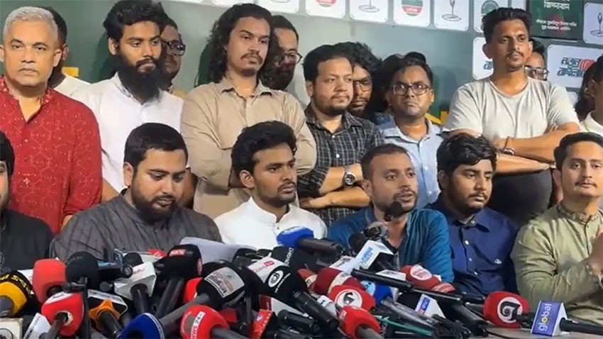 আ.লীগের জায়গায় বিএনপি এসেছে, আর কোনো পরিবর্তন হয়নি: নাহিদ