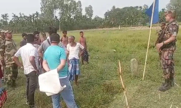 লালমনিরহাট সীমান্তে চোরাকারবারীদের লক্ষ্য করে বিজিবির গুলি