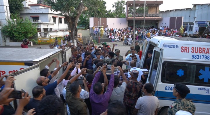 কলকাতায় অগ্নিকাণ্ডে নিহত ৫ বাংলাদেশির মরদেহ বেনাপোল দিয়ে স্বজনদের কাছে হস্তান্তর