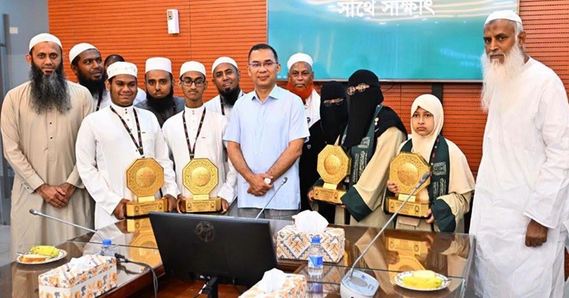 বিশ্বজয়ী কুরআন হাফেজদের সঙ্গে প্রধানমন্ত্রীর সাক্ষাৎ