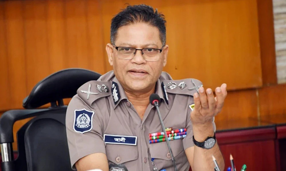 সরকার চাইলে ক্রসফায়ার করতে পিছপা হবে না পুলিশ: আইজিপি