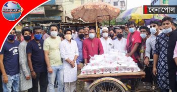 ২শ’ পথচারী ও দুস্থদের মাঝে ইফতার বিতরণ করল বেনাপোল পৌর ছাত্রলীগ