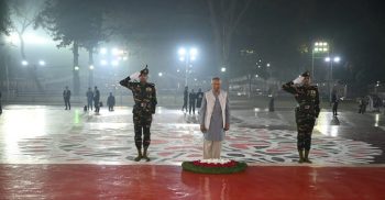 একুশের প্রথম প্রহরে ভাষা শহীদদের প্রতি শ্রদ্ধা নিবেদন প্রধান উপদেষ্টার